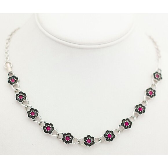 17 Inch, Floral Flower Choker Elegant Necklace by Avon - BY1 - Picture 3 of 5